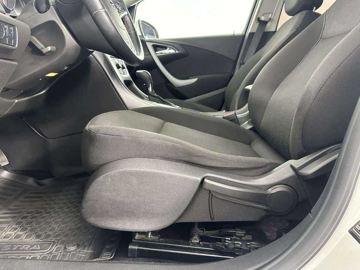 Opel Astra 2013 года с пробегом. Фото: #6