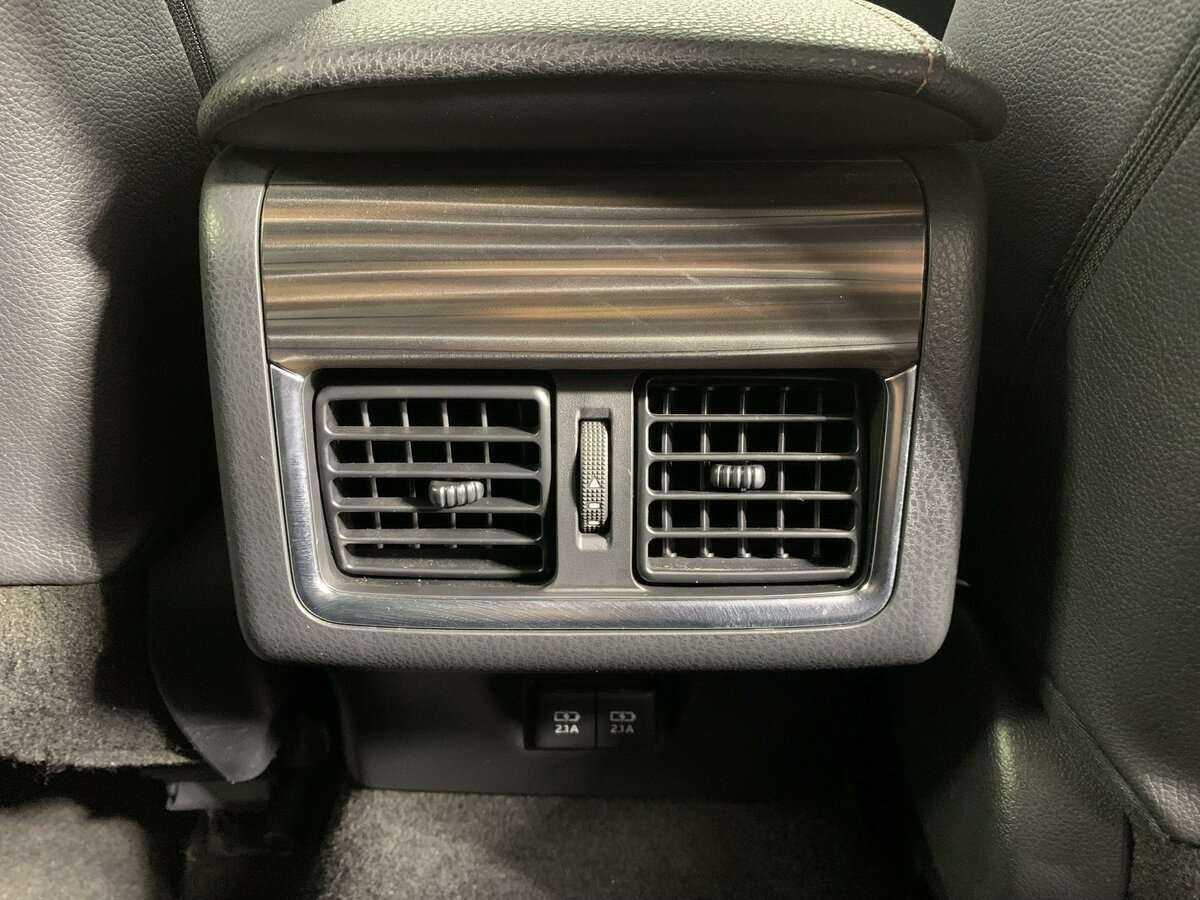 Toyota Camry 2020 года с пробегом. Фото: #16