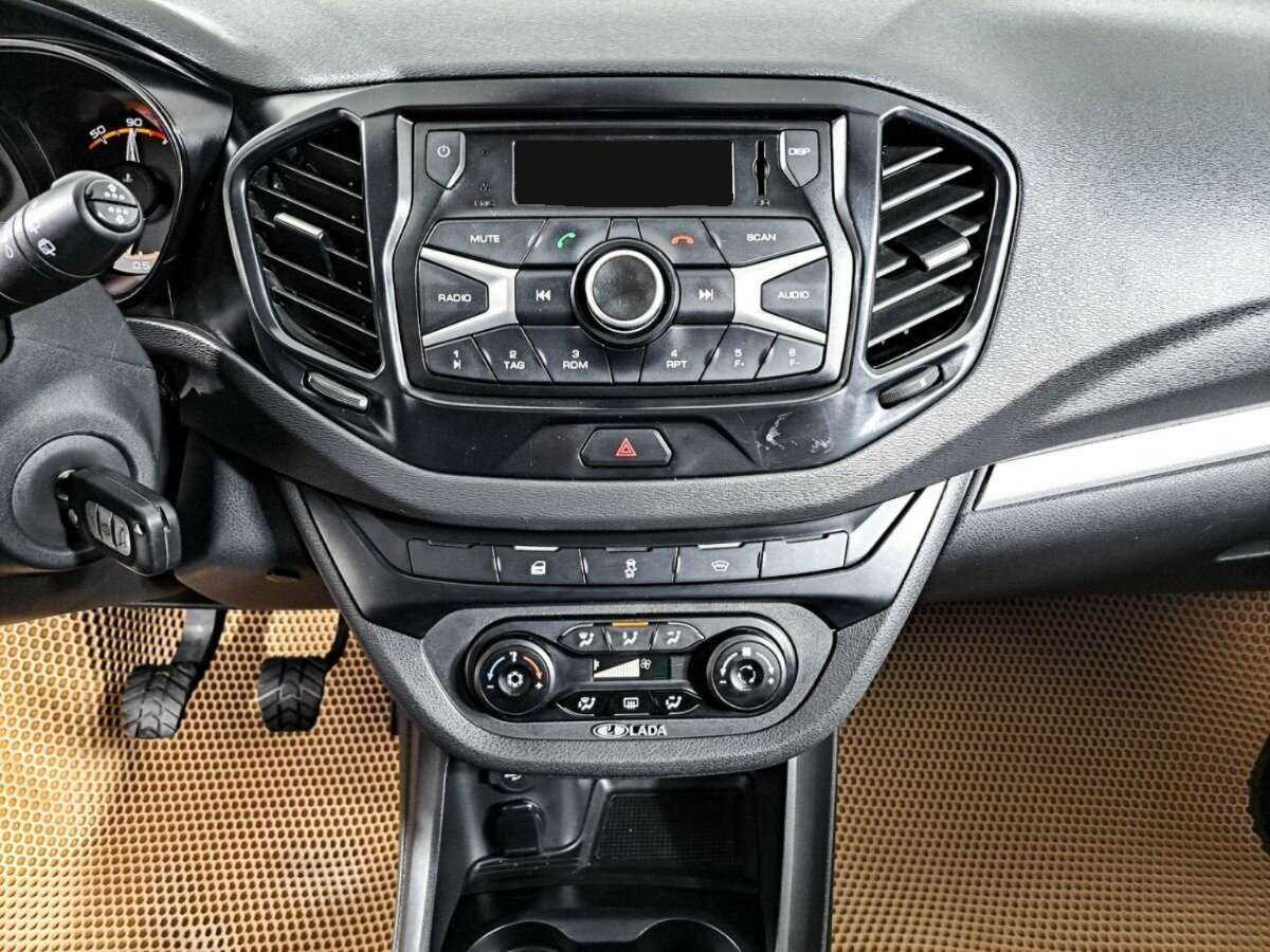 Lada (ВАЗ) Vesta 2019 года с пробегом. Фото: #12