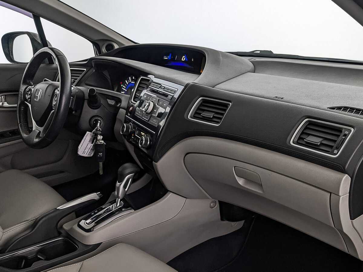 Honda Civic 2013 года с пробегом. Фото: #12