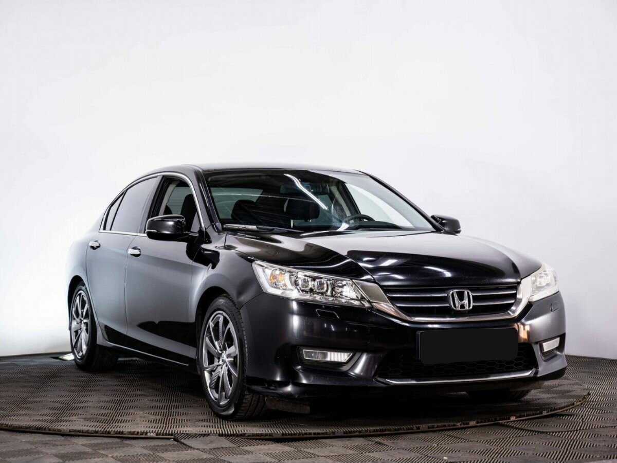 Honda Accord 2013 года с пробегом. Фото: #2