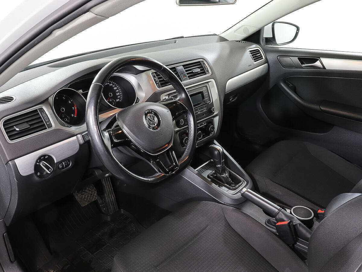 Volkswagen Jetta 2017 года с пробегом. Фото: #12