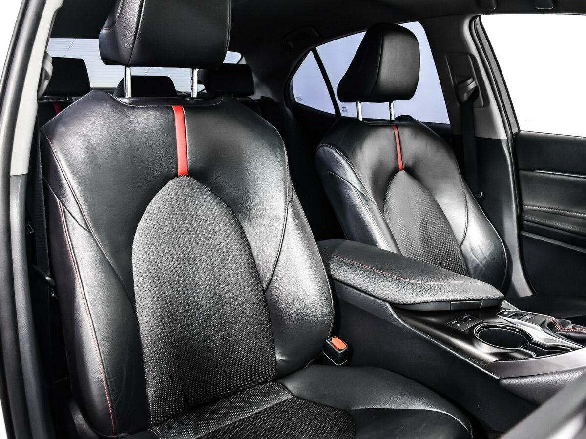 Toyota Camry 2021 года с пробегом. Фото: #13