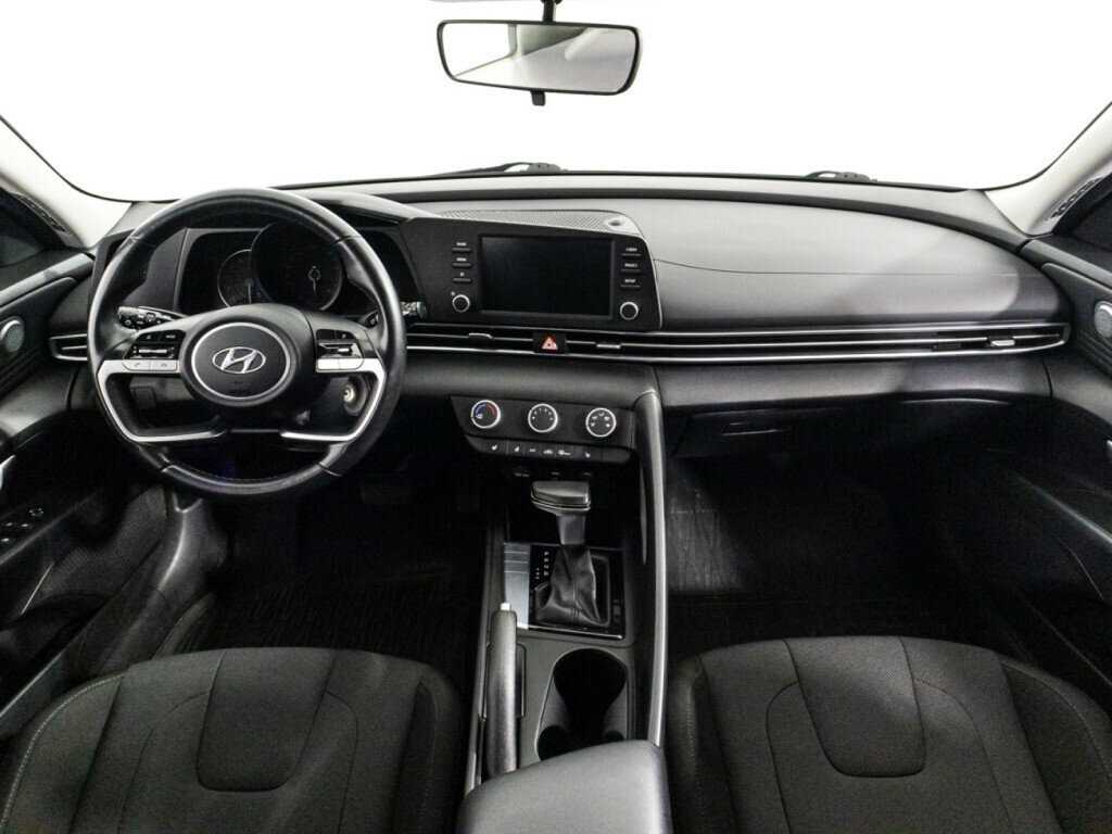 Hyundai Elantra 2021 года с пробегом. Фото: #12