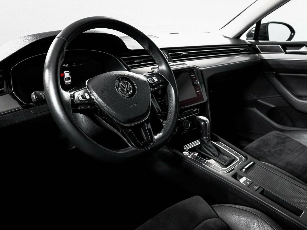 Volkswagen Passat 2019 года с пробегом. Фото: #13
