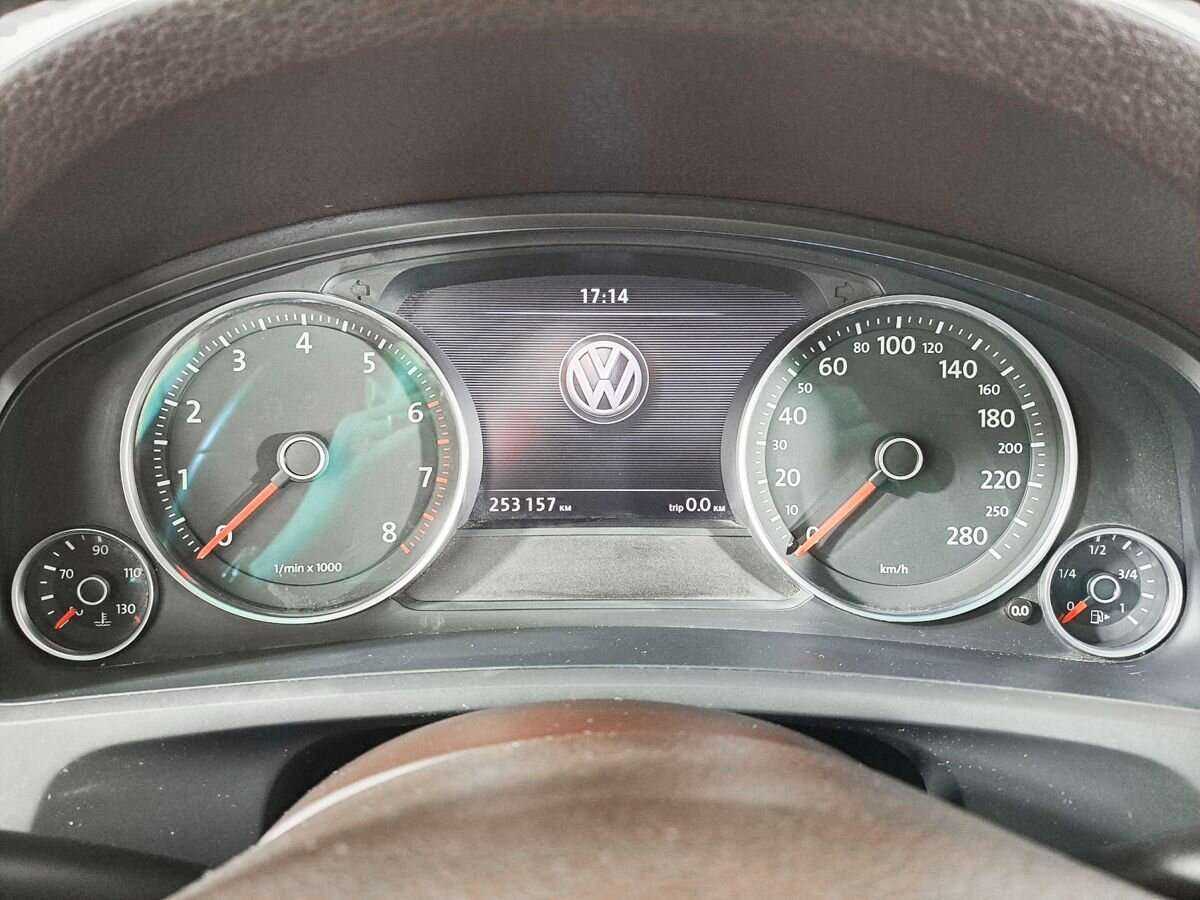 Volkswagen Touareg 2012 года с пробегом. Фото: #8