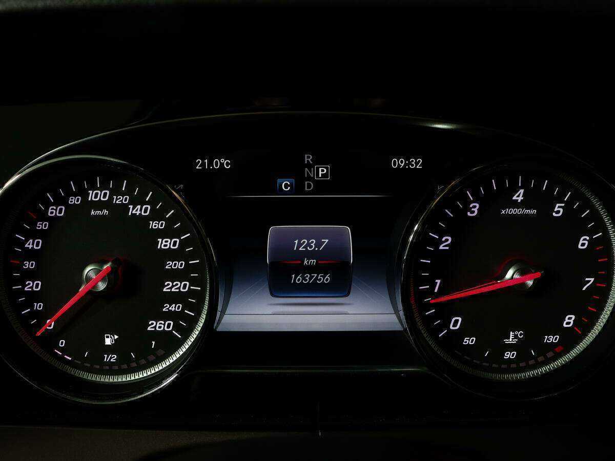 Mercedes-Benz E-Класс 2016 года с пробегом. Фото: #9