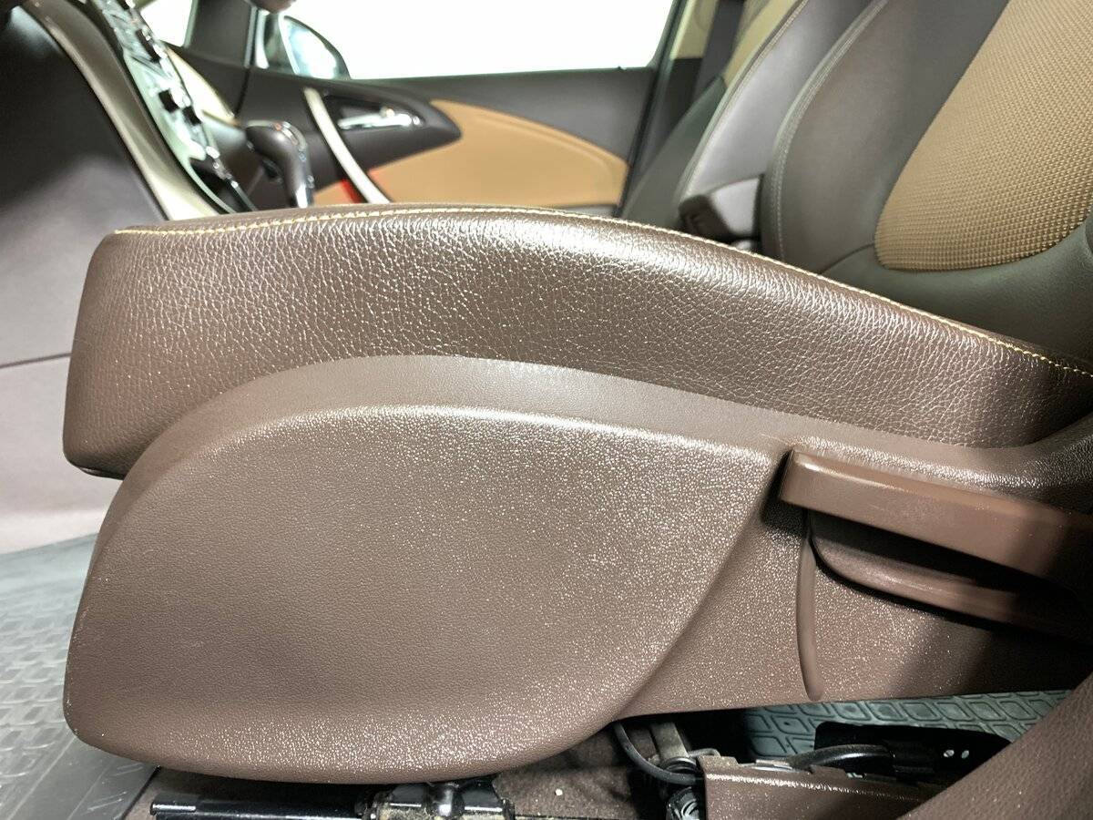 Opel Astra 2013 года с пробегом. Фото: #14