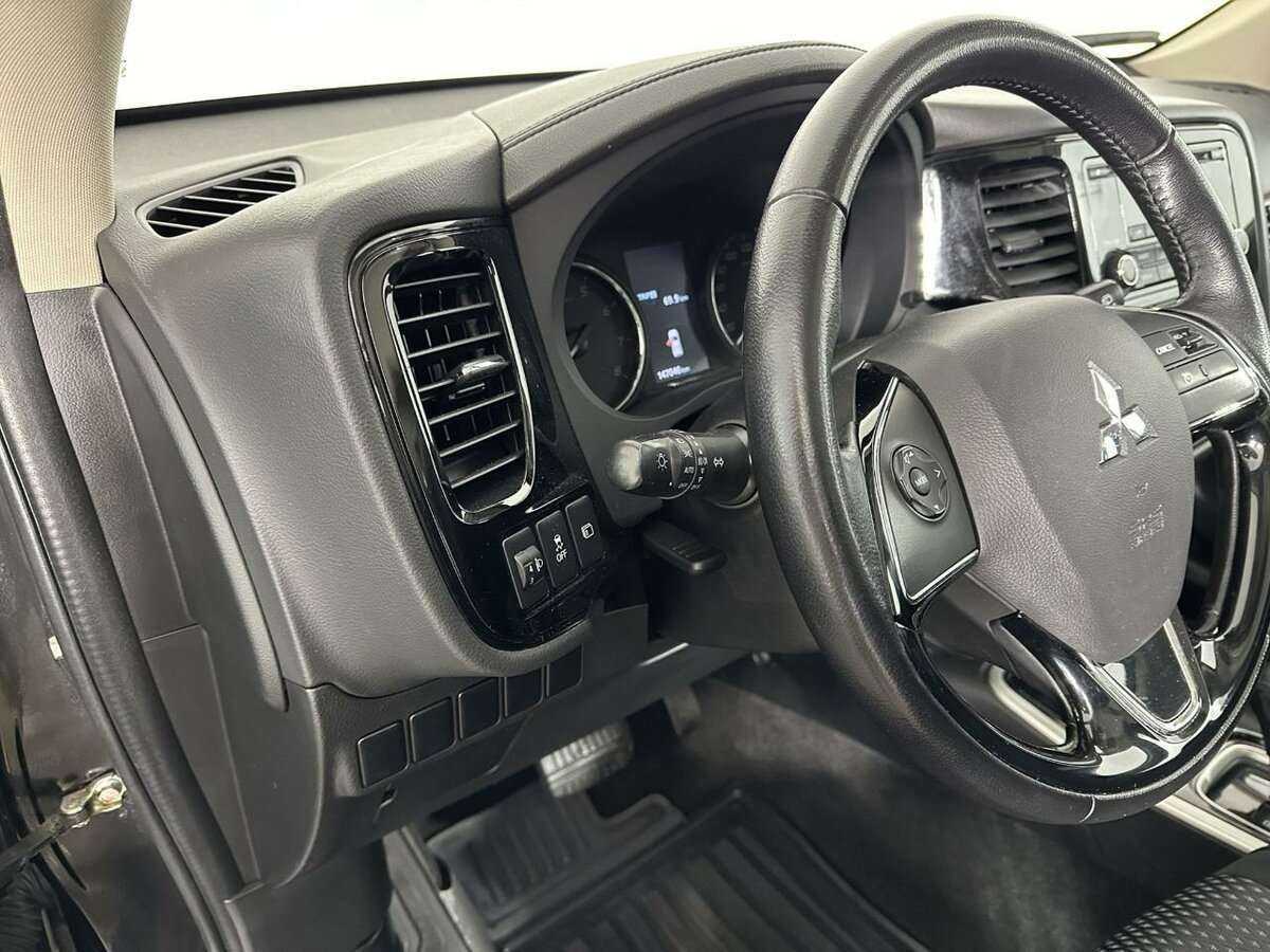Mitsubishi Outlander 2017 года с пробегом. Фото: #8