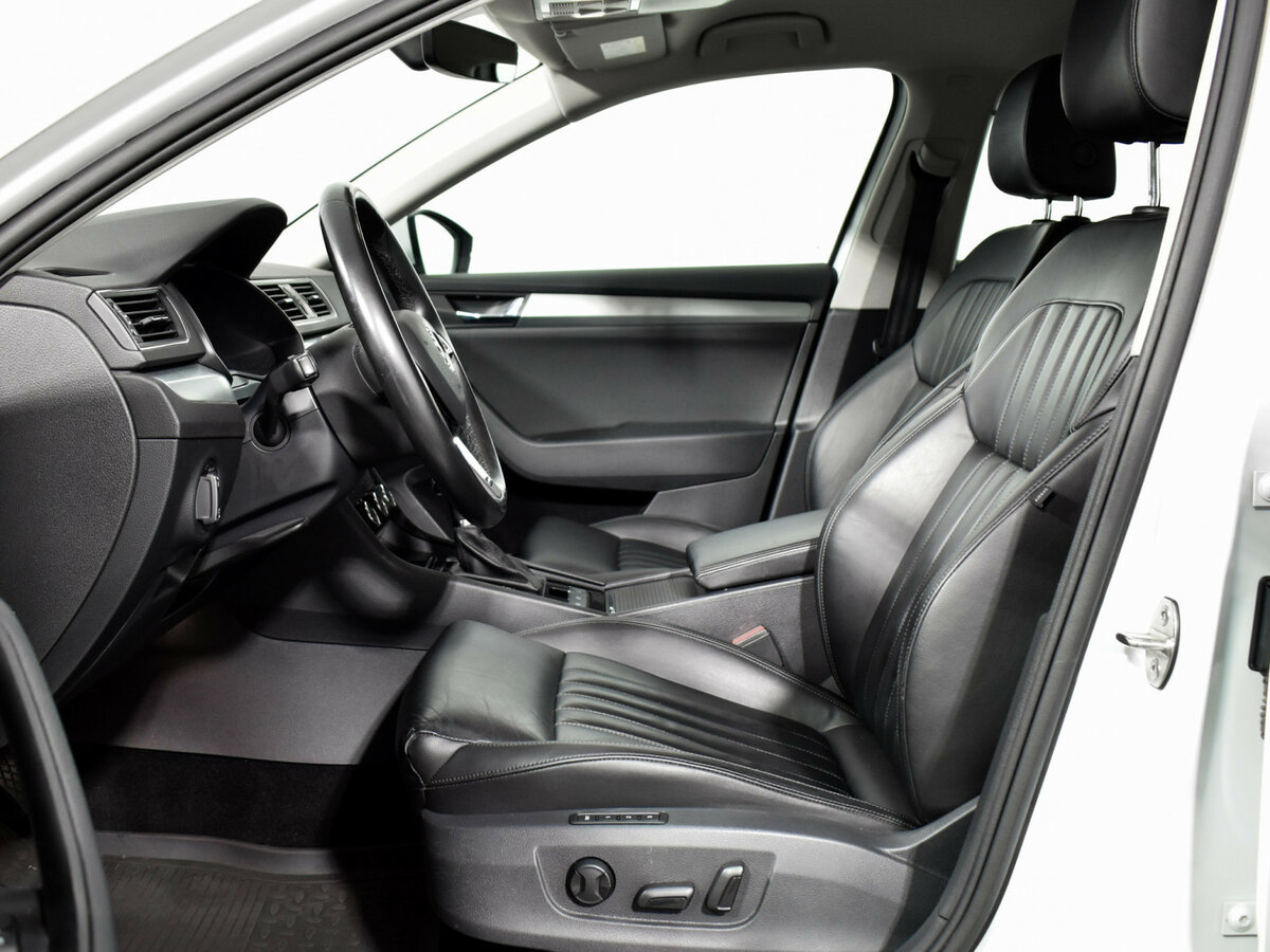 Skoda Superb 2018 года с пробегом. Фото: #7