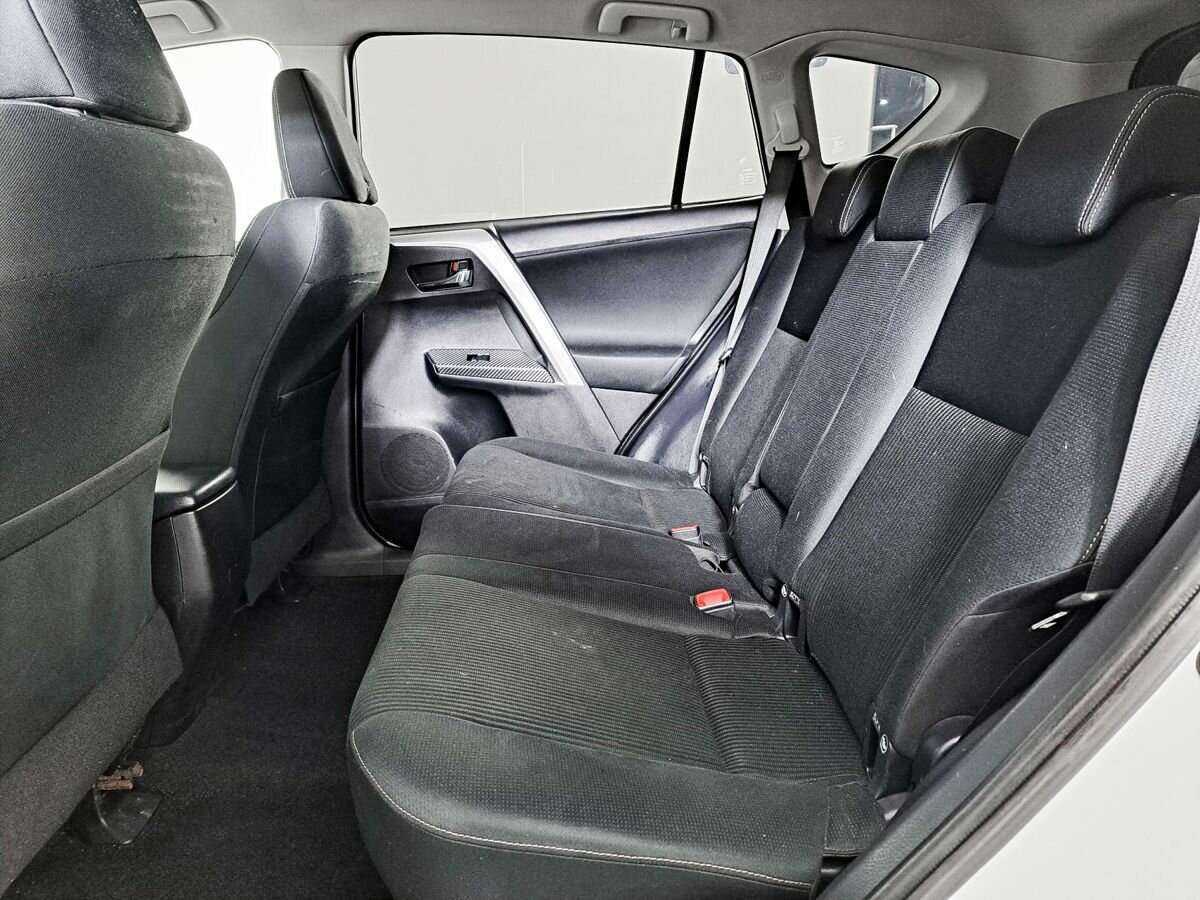Toyota RAV4 2014 года с пробегом. Фото: #9