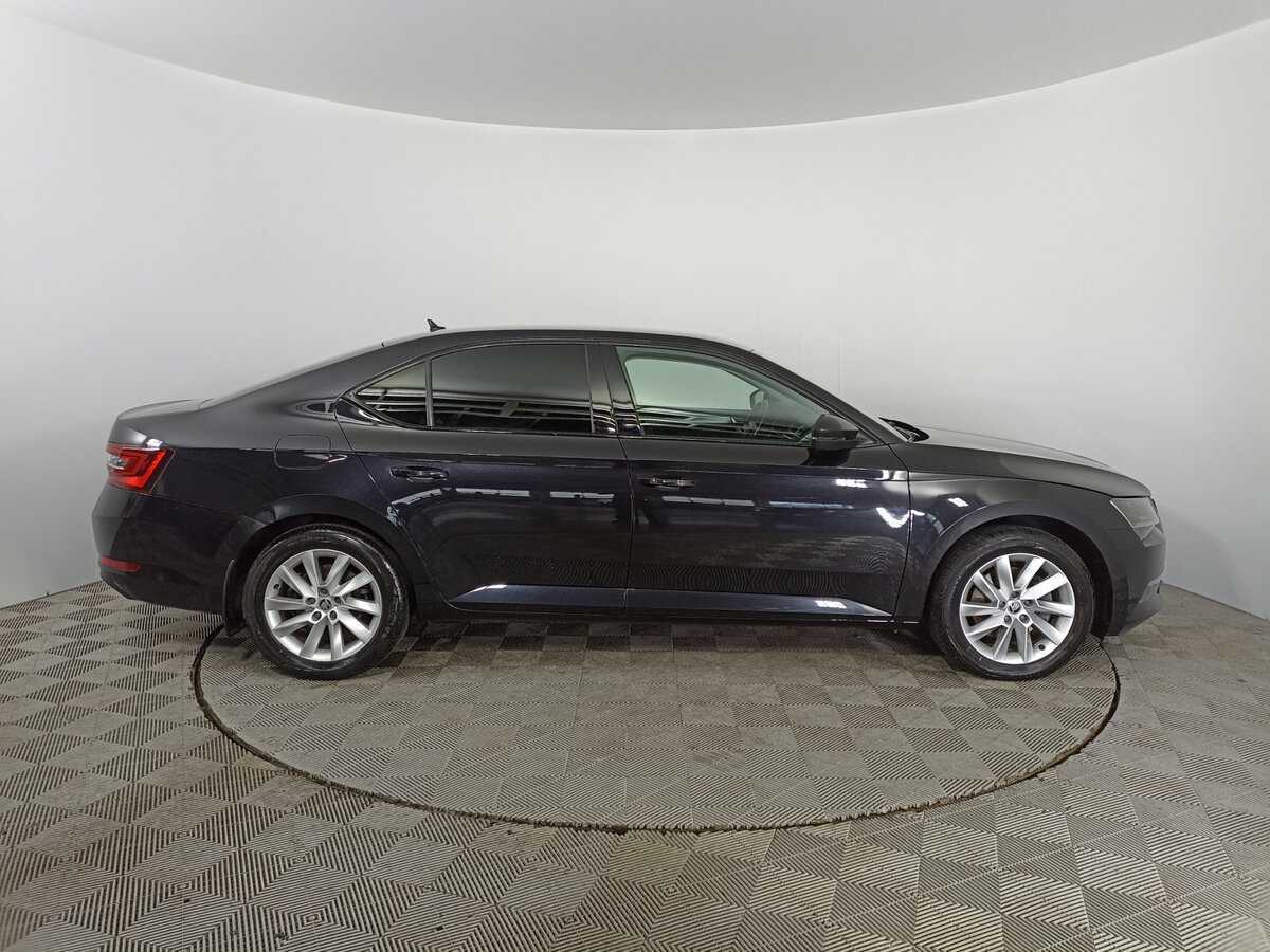 Skoda Superb 2018 года с пробегом. Фото: #3