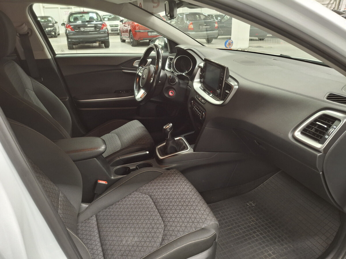 Kia Ceed 2019 года с пробегом. Фото: #10