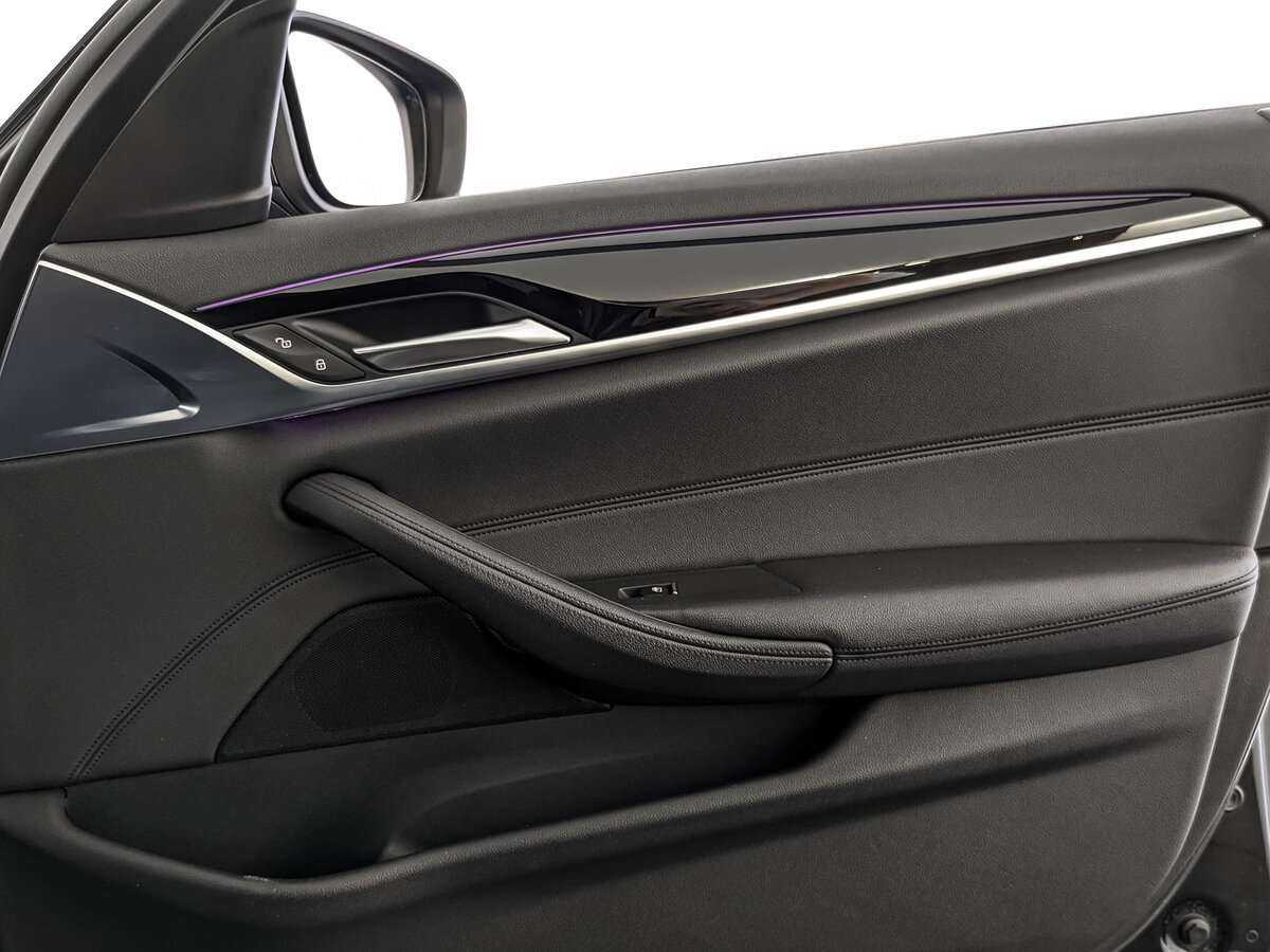 BMW 5 серии 2017 года с пробегом. Фото: #20