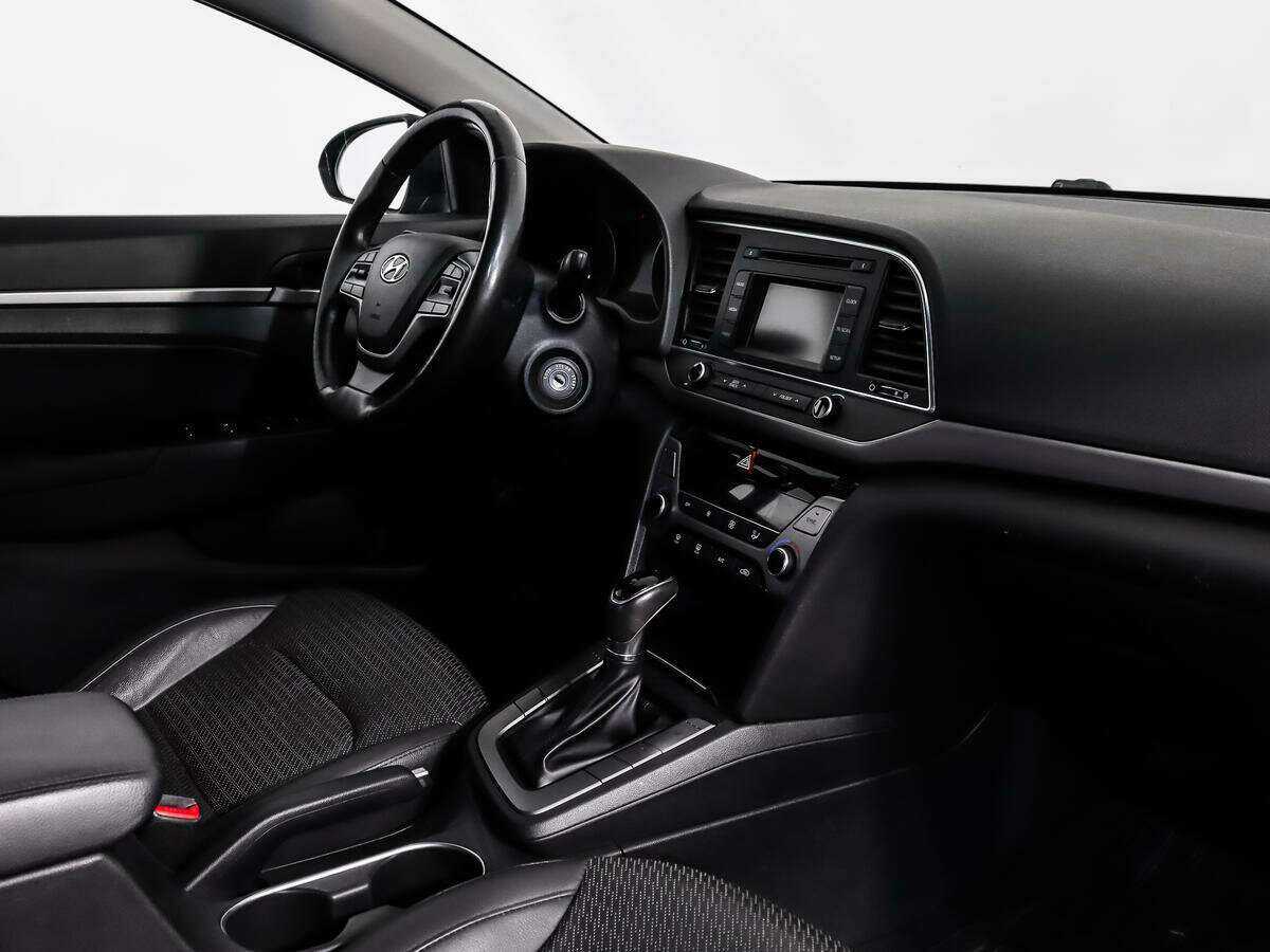Hyundai Elantra 2017 года с пробегом. Фото: #10