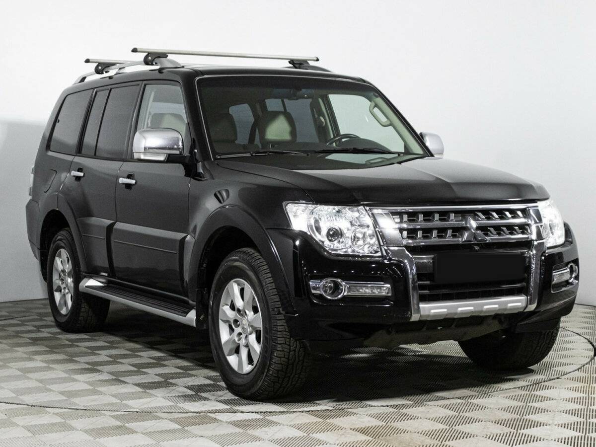 Mitsubishi Pajero 2017 года с пробегом. Фото: #2