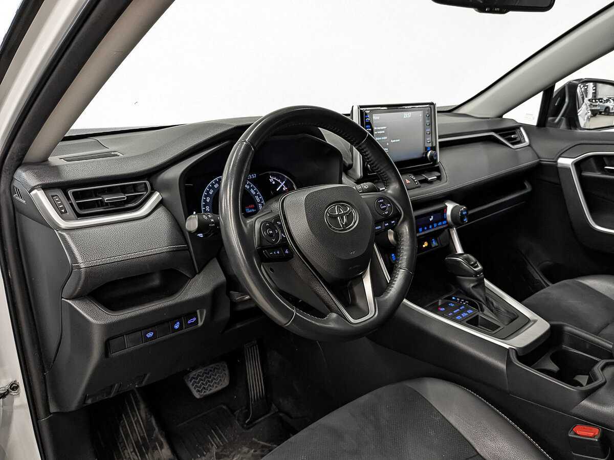 Toyota RAV4 2021 года с пробегом. Фото: #12