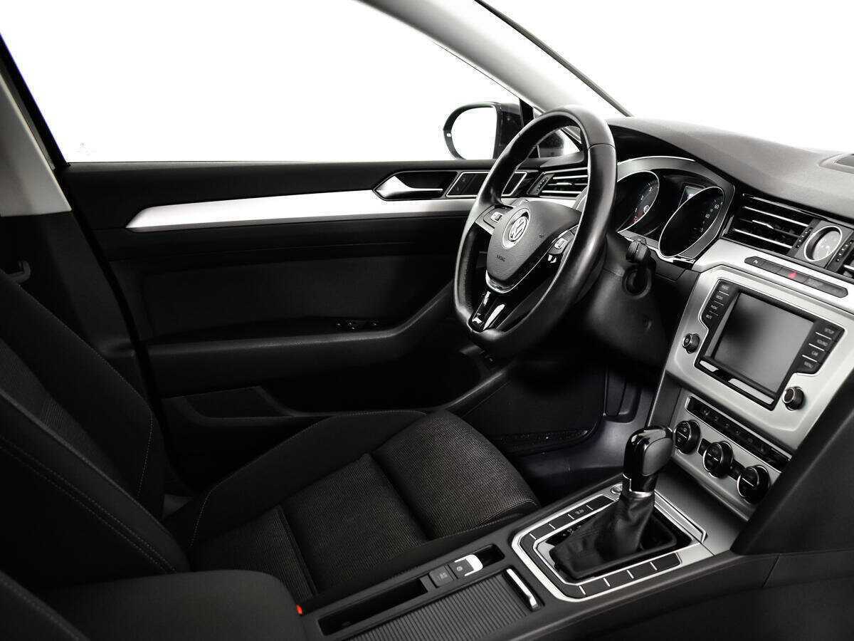 Volkswagen Passat 2016 года с пробегом. Фото: #4