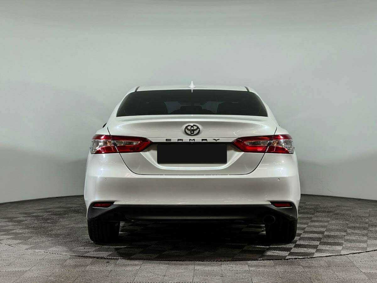 Toyota Camry 2018 года с пробегом. Фото: #5