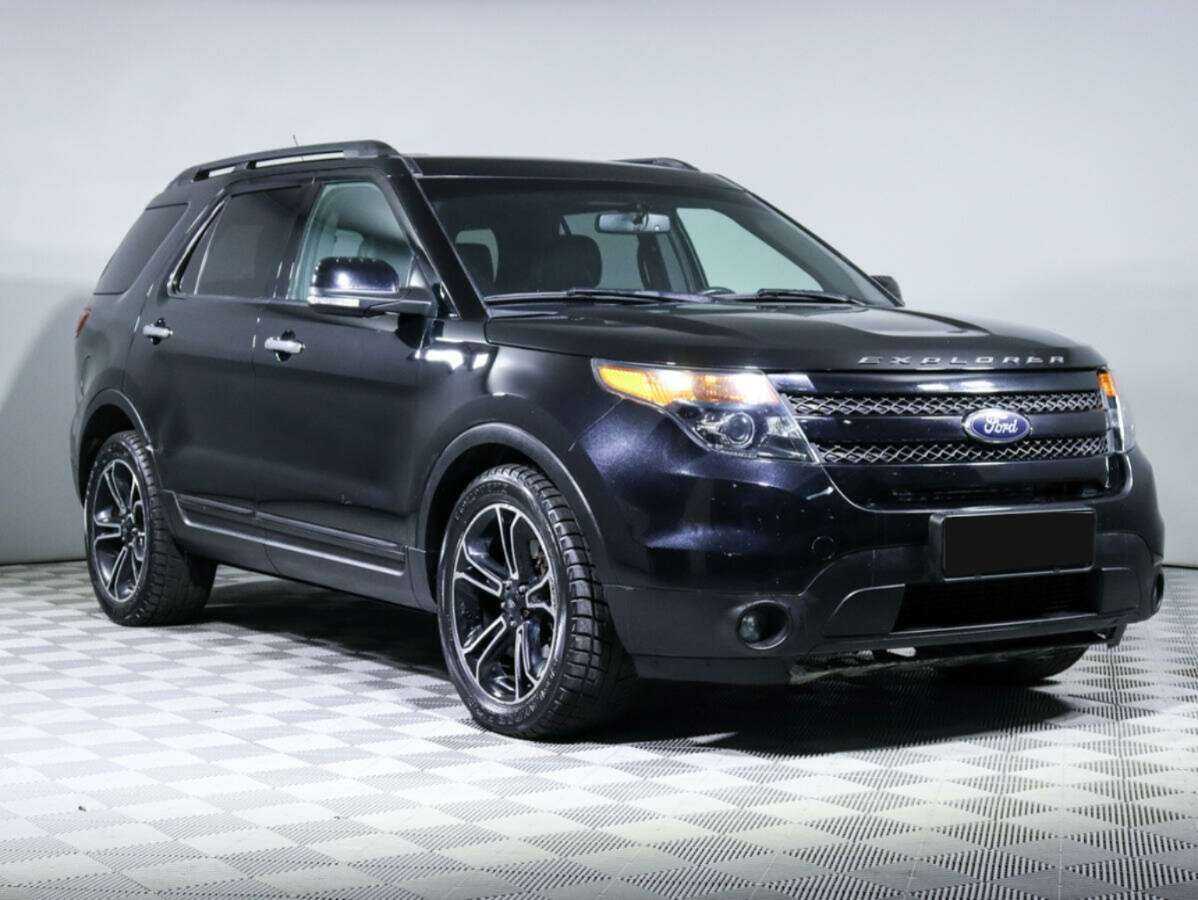 Ford Explorer 2013 года с пробегом. Фото: #1