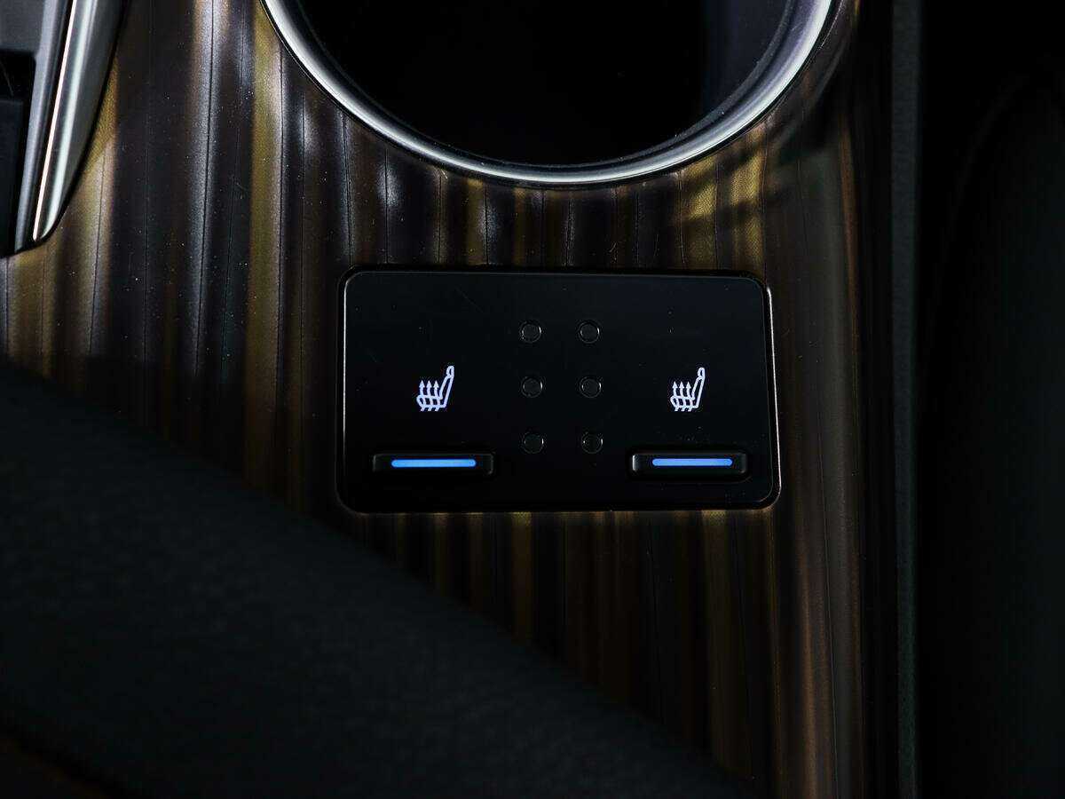 Toyota Camry 2018 года с пробегом. Фото: #21