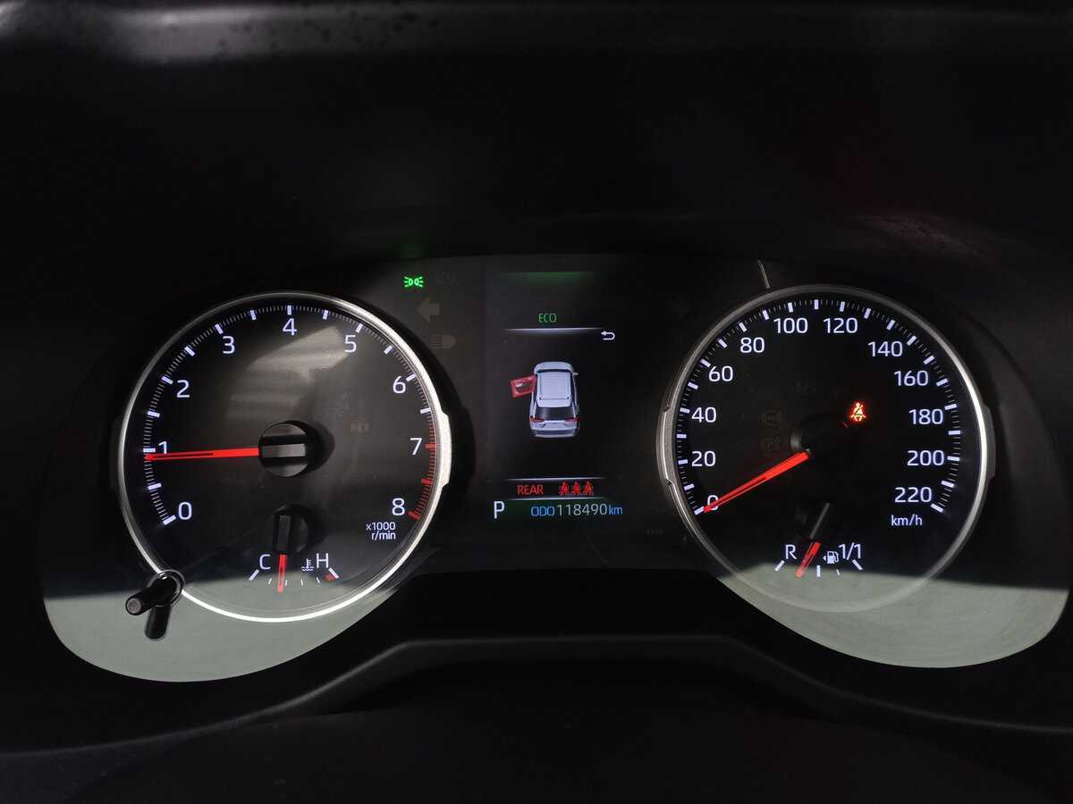 Toyota RAV4 2019 года с пробегом. Фото: #12