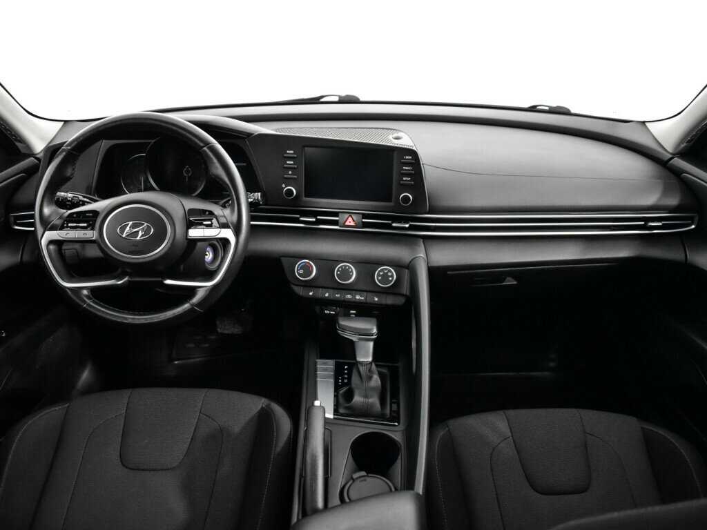 Hyundai Elantra 2021 года с пробегом. Фото: #11