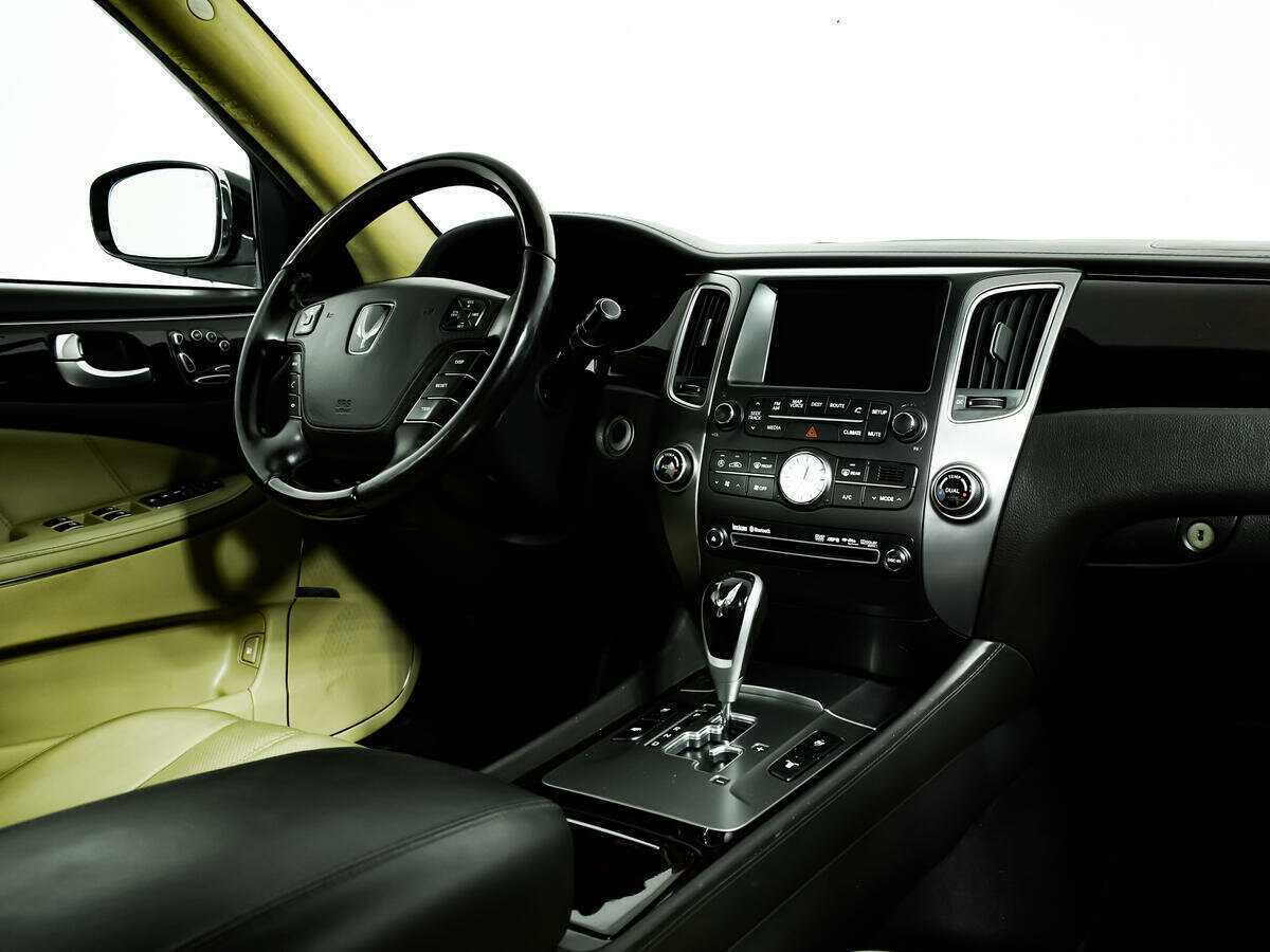 Hyundai Equus 2012 года с пробегом. Фото: #8