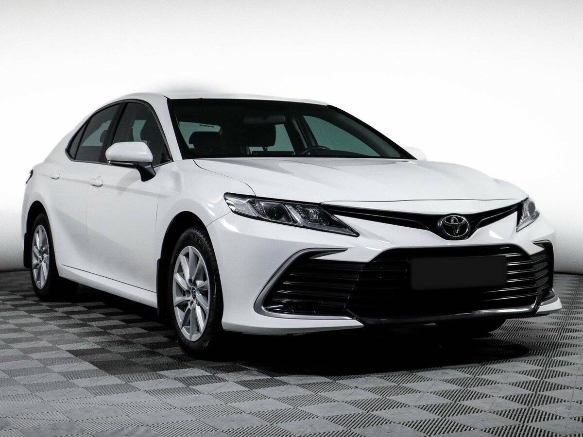 Toyota Camry 2021 года с пробегом. Фото: #2