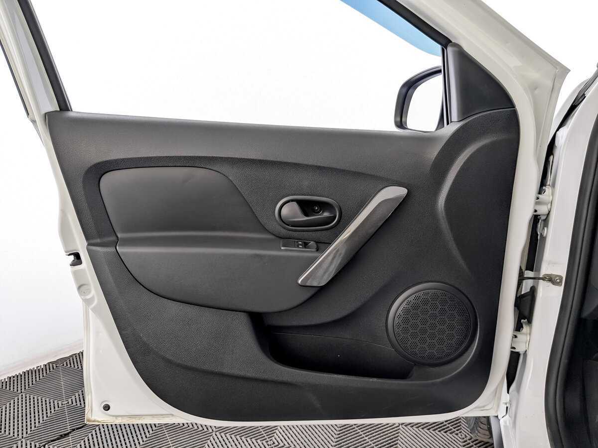 Renault Sandero 2018 года с пробегом. Фото: #18