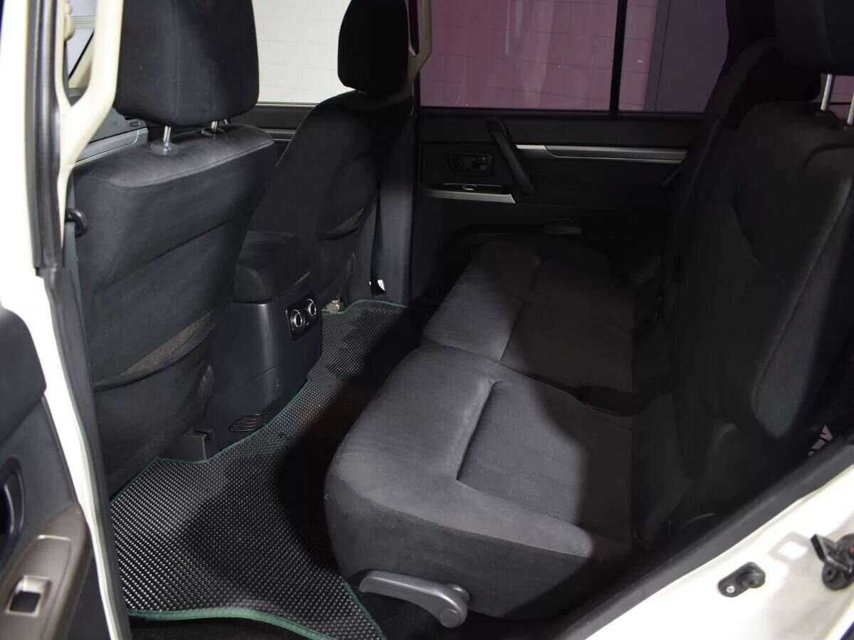 Mitsubishi Pajero 2015 года с пробегом. Фото: #7