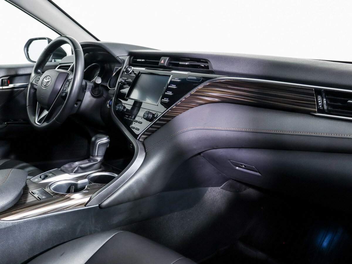 Toyota Camry 2021 года с пробегом. Фото: #8