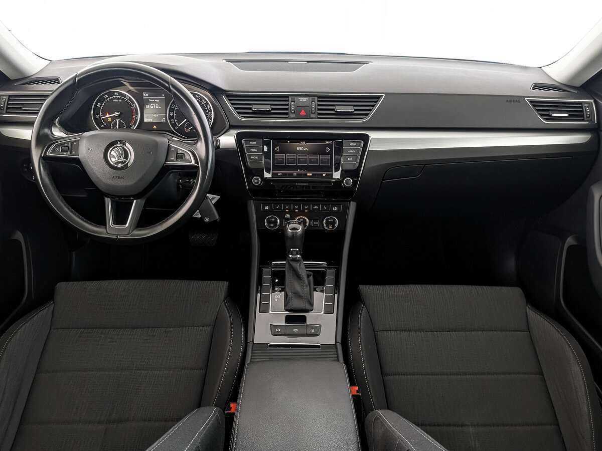 Skoda Superb 2019 года с пробегом. Фото: #9