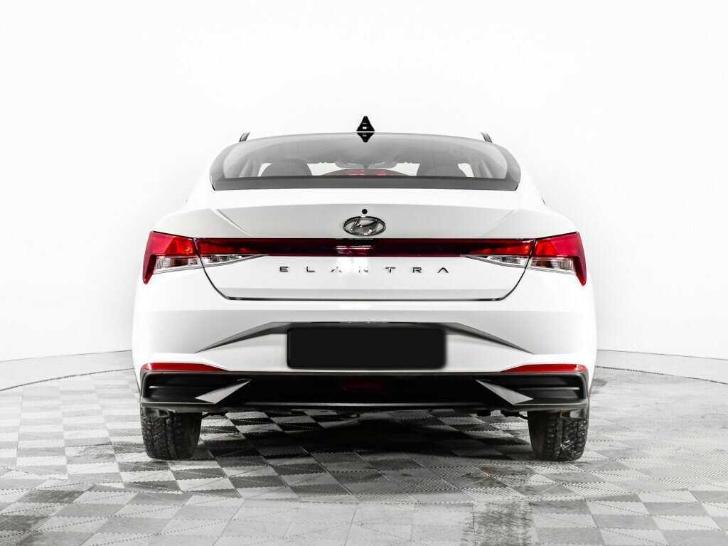 Hyundai Elantra 2021 года с пробегом. Фото: #5
