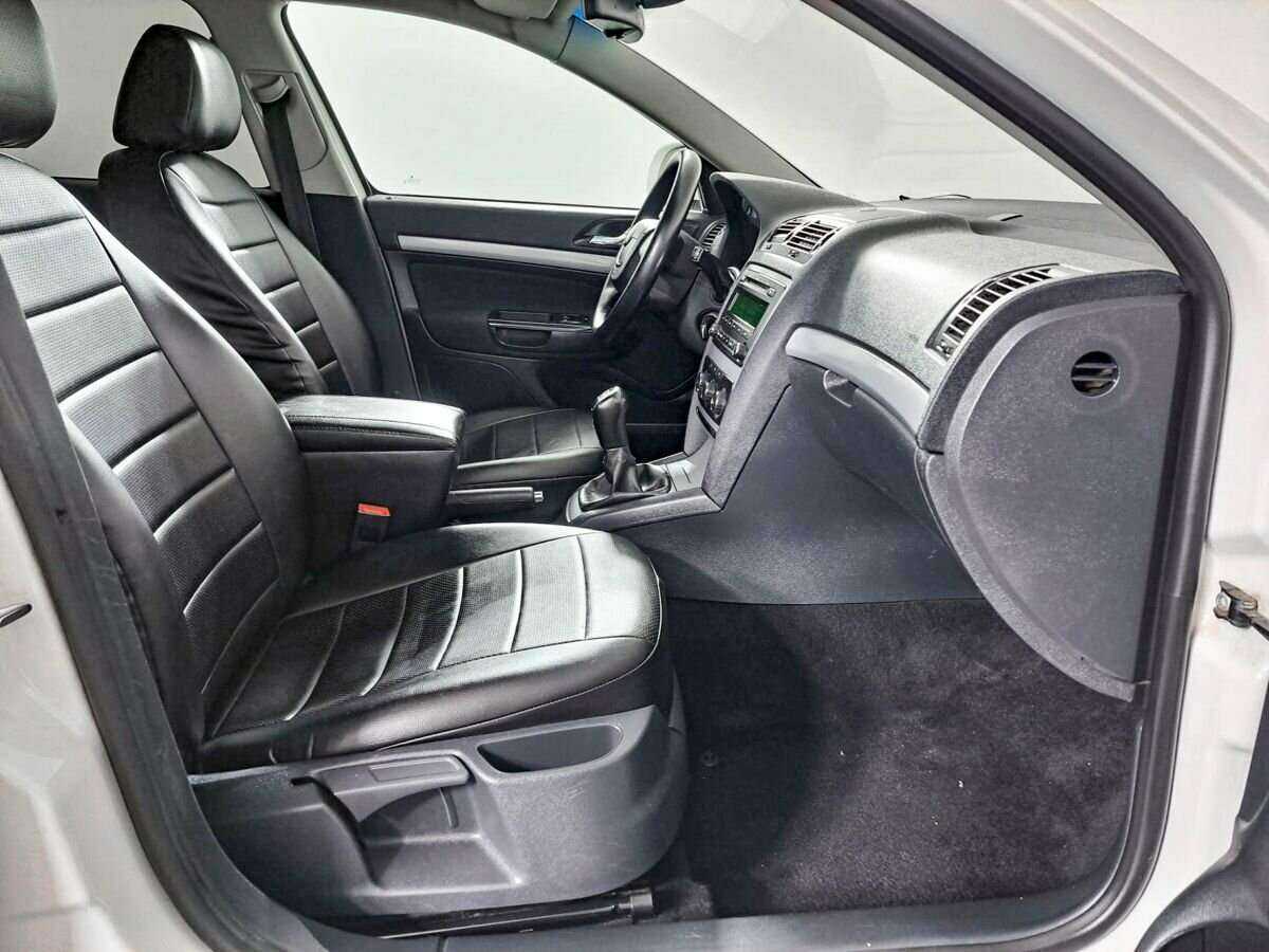 Skoda Octavia 2012 года с пробегом. Фото: #8