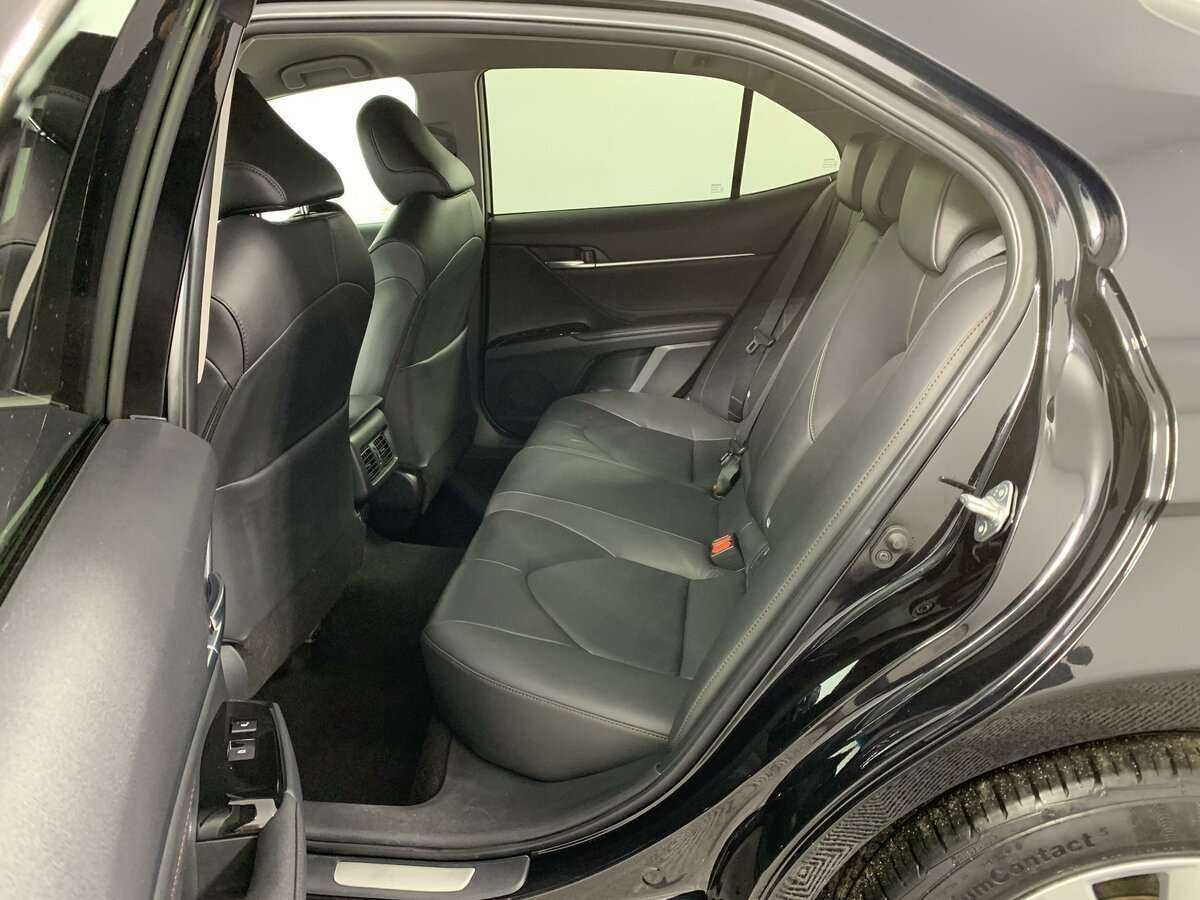 Toyota Camry 2019 года с пробегом. Фото: #11