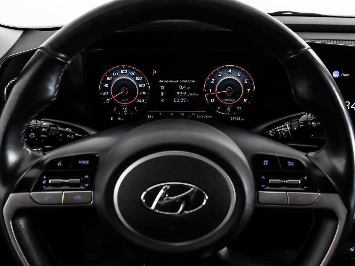 Hyundai Elantra 2021 года с пробегом. Фото: #18