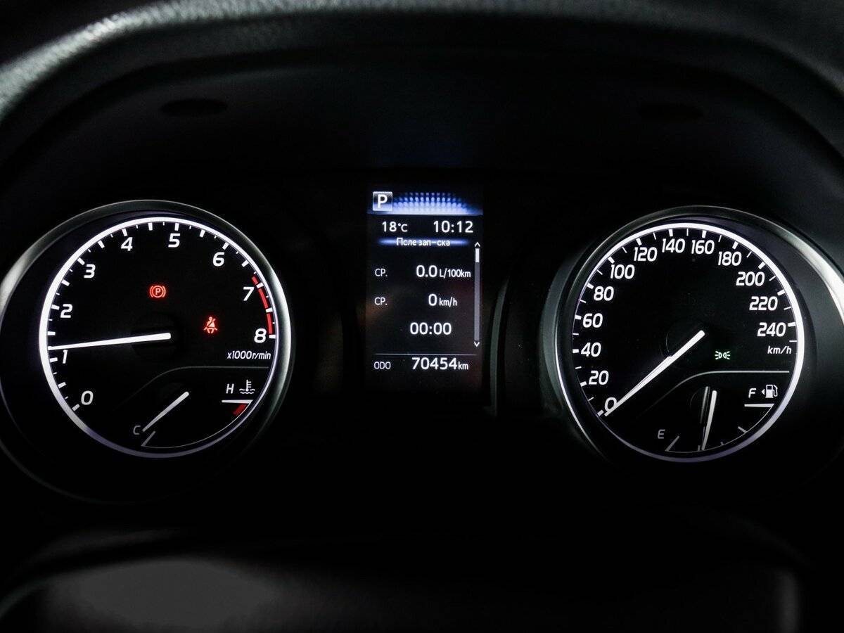 Toyota Camry 2021 года с пробегом. Фото: #8