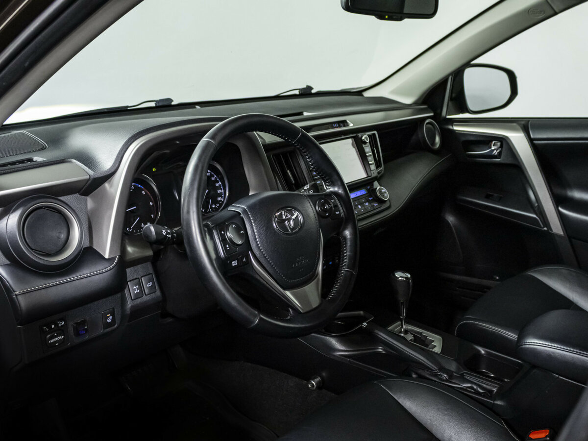 Toyota RAV4 2017 года с пробегом. Фото: #7