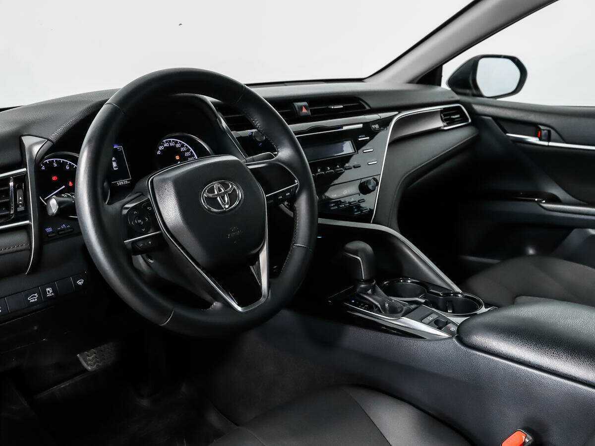 Toyota Camry 2021 года с пробегом. Фото: #8
