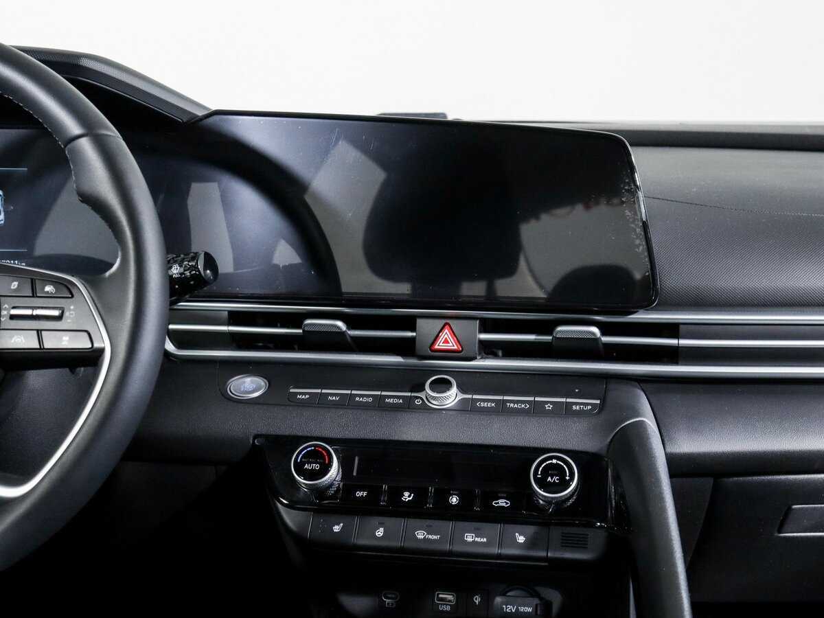 Hyundai Elantra 2023 года с пробегом. Фото: #12