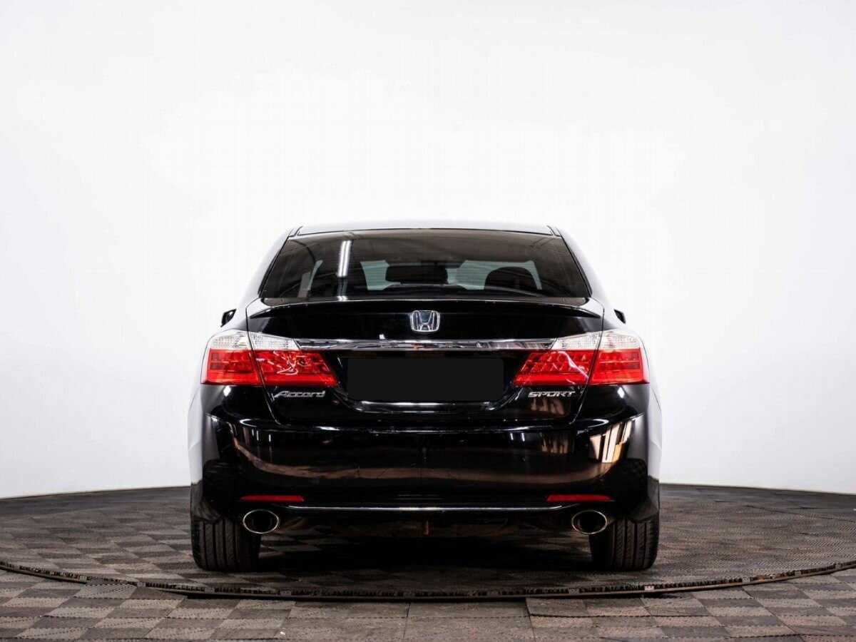 Honda Accord 2013 года с пробегом. Фото: #4