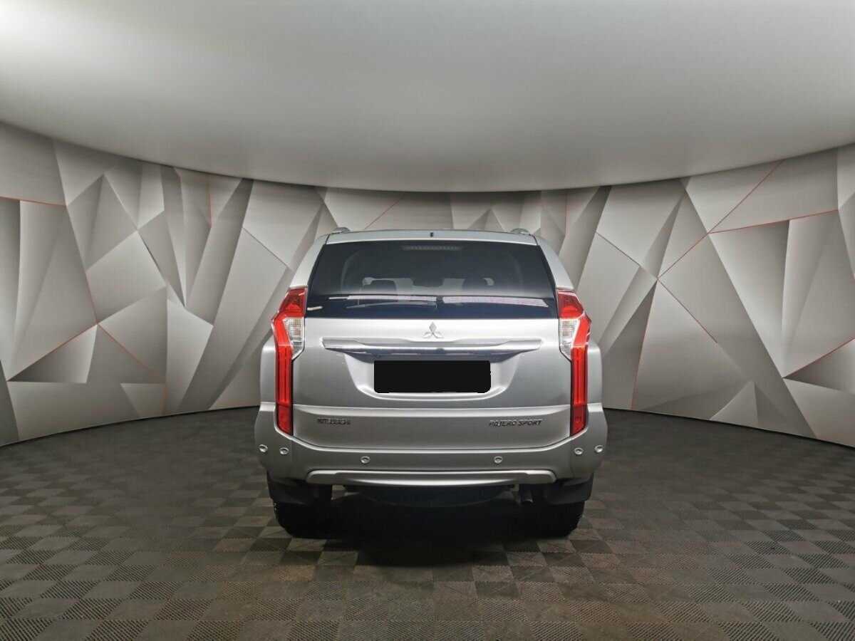 Mitsubishi Pajero Sport 2017 года с пробегом. Фото: #7