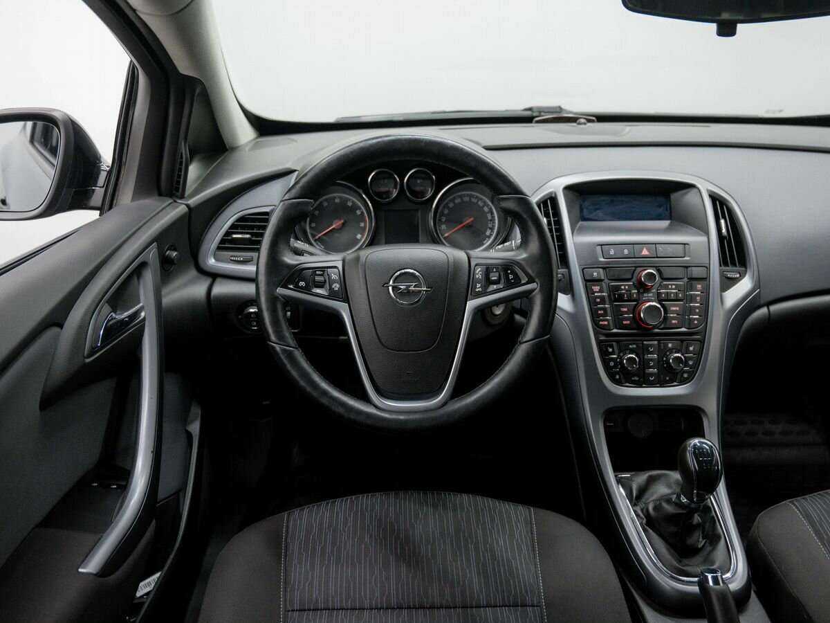 Opel Astra 2013 года с пробегом. Фото: #9