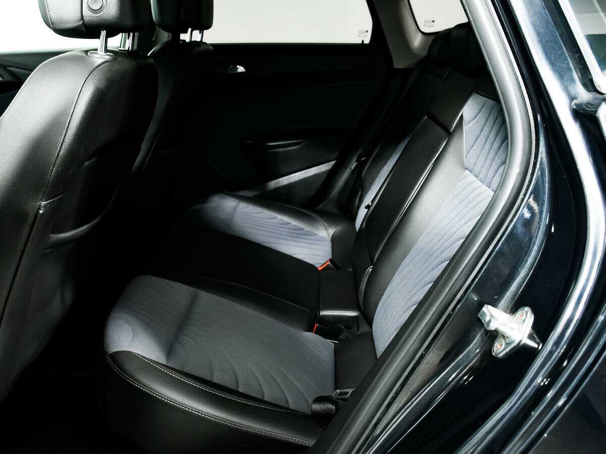 Opel Astra 2013 года с пробегом. Фото: #11