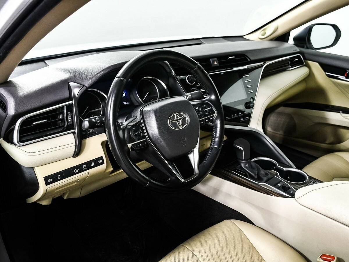 Toyota Camry 2020 года с пробегом. Фото: #12