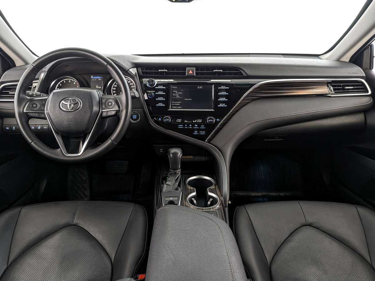 Toyota Camry 2018 года с пробегом. Фото: #9