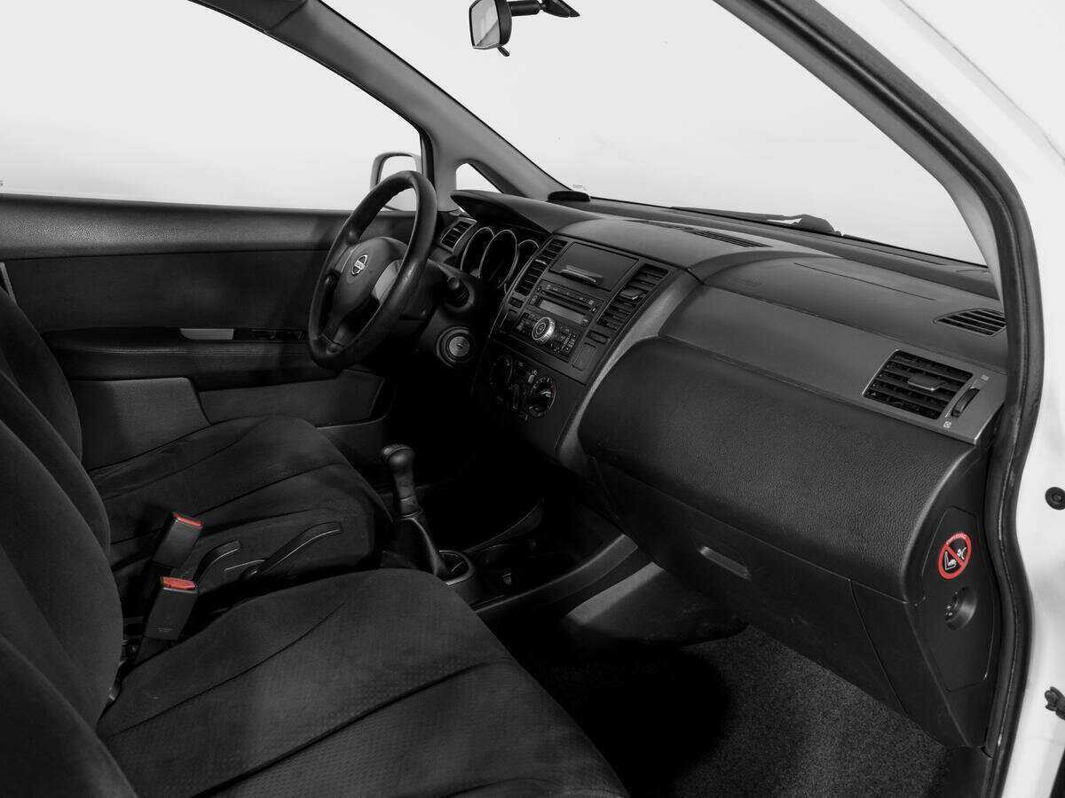 Nissan Tiida 2013 года с пробегом. Фото: #7