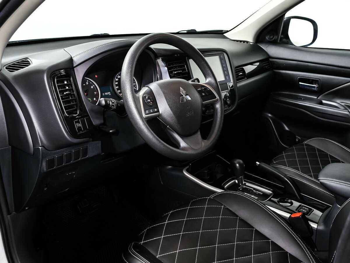 Mitsubishi Outlander 2022 года с пробегом. Фото: #11