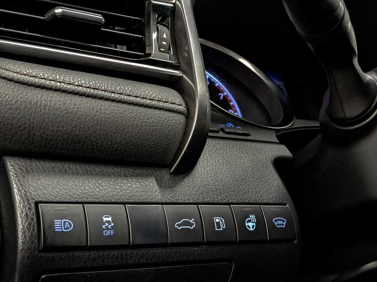 Toyota Camry 2018 года с пробегом. Фото: #25